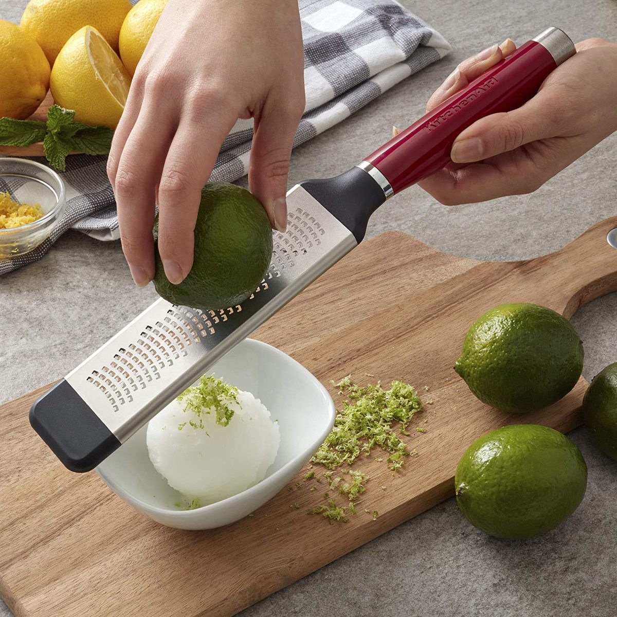 פומפיה עדינה דו כיוונית KitchenAid ידית קרם קיצ'נאייד